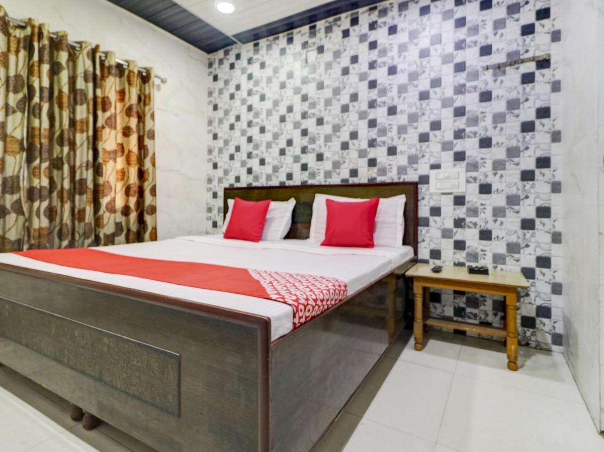 Oyo 77454 Hotel Prince Palace Patiāla 외부 사진
