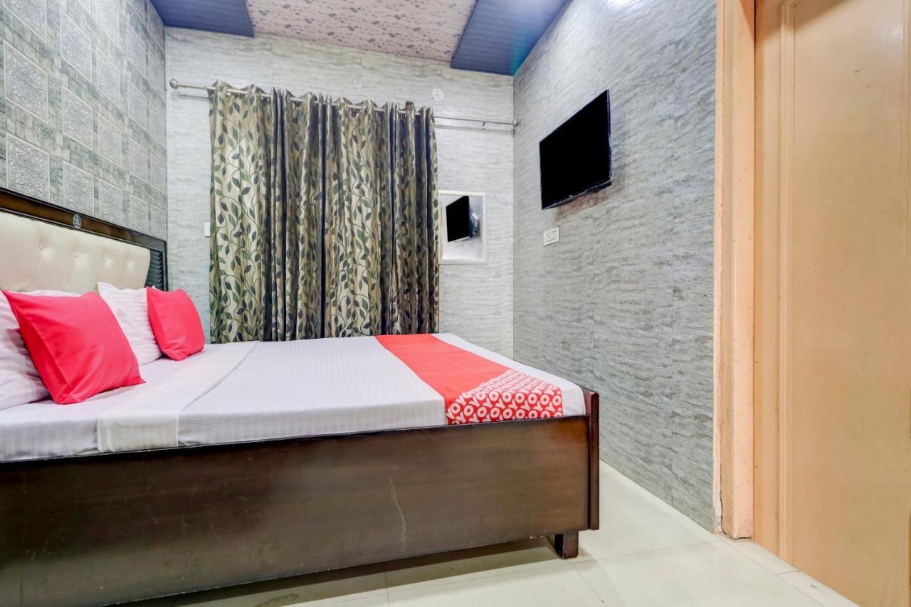 Oyo 77454 Hotel Prince Palace Patiāla 외부 사진
