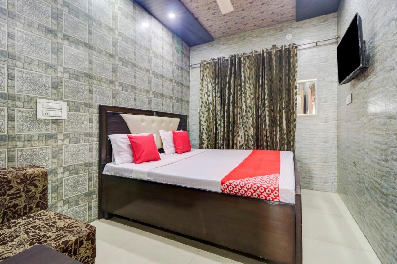 Oyo 77454 Hotel Prince Palace Patiāla 외부 사진